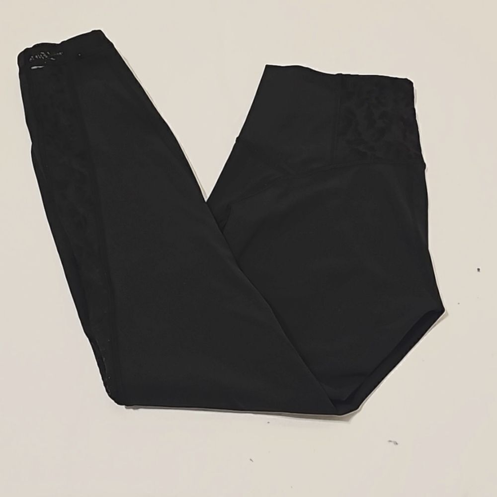 Lululemon Wunder Under - Velvet / lace high waist leggings 6